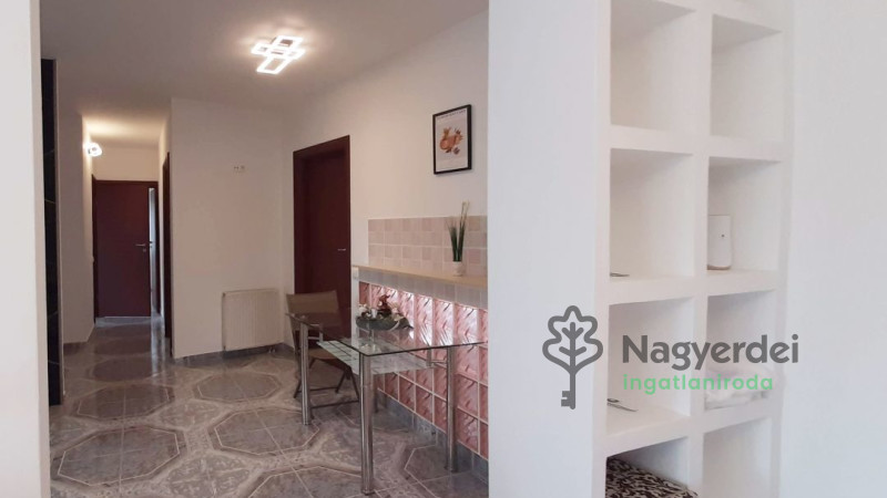 Debrecen, Nagyerdő, Lakás, tégla lakás  