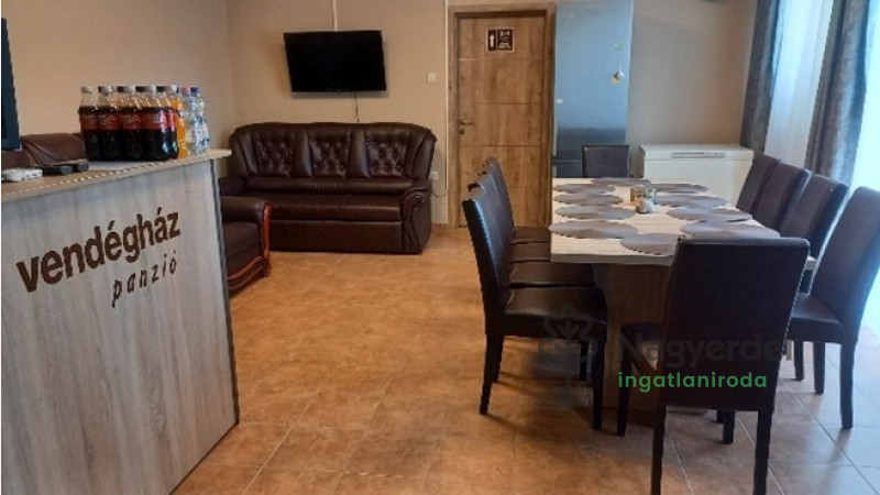 Váncsod, Kereskedelmi ingatlan, panzió  