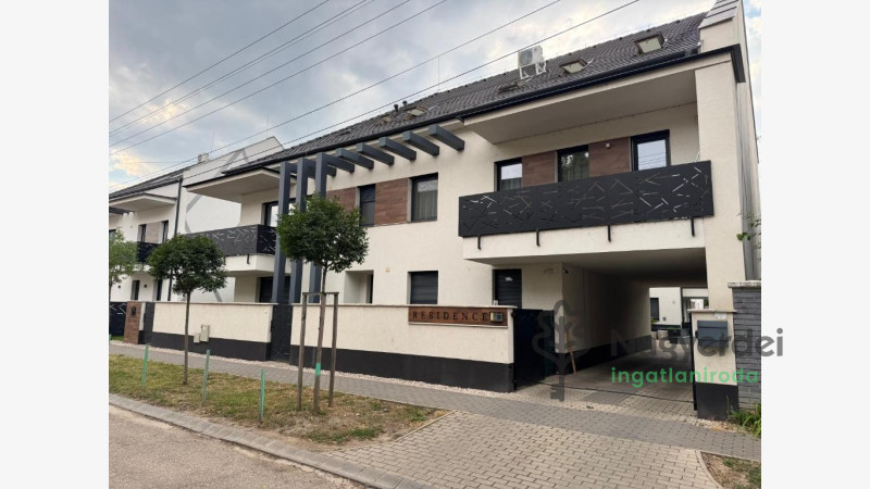 Hajdúszoboszló, Lakás, tégla lakás  