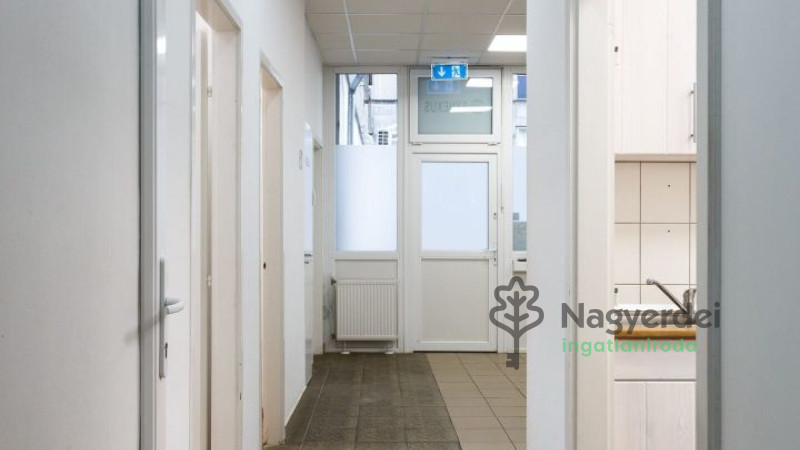 Debrecen, Belváros, Üzlethelyiség, nem üzletközpontban  