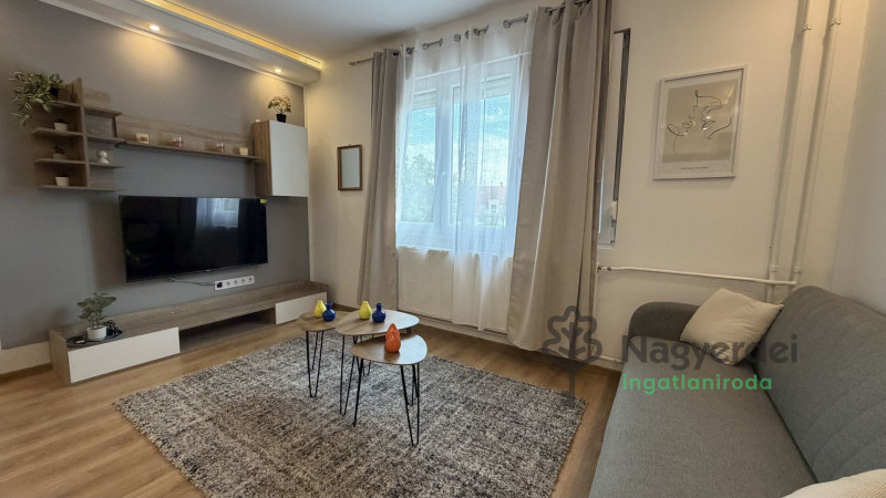 Debrecen, Nagyerdő, Lakás, csúsztatott zsalus  