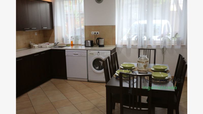 Debrecen, Óváros, Lakás, tégla lakás  