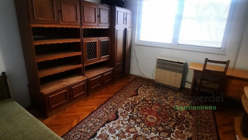 Debrecen, Nagyerdő, Lakás, tégla lakás  