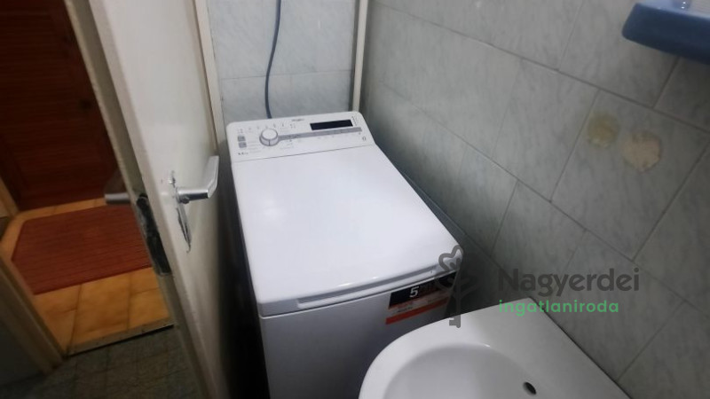 Debrecen, Nagyerdő, Lakás, tégla lakás  