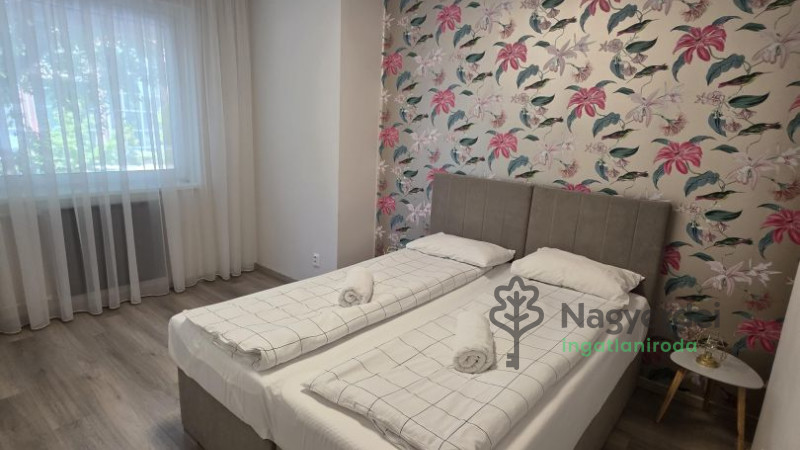 Debrecen, Lakás, tégla lakás  