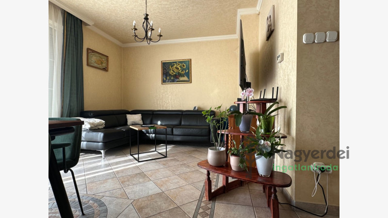 Debrecen, Köntöskert, Ház, ikerház  