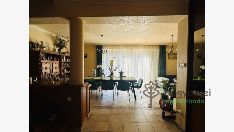 Debrecen, Köntöskert, Ház, ikerház  