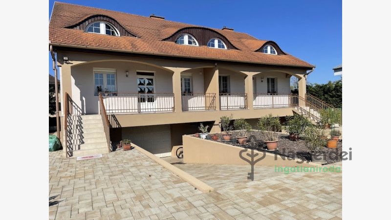 Debrecen, Köntöskert, Ház, ikerház  