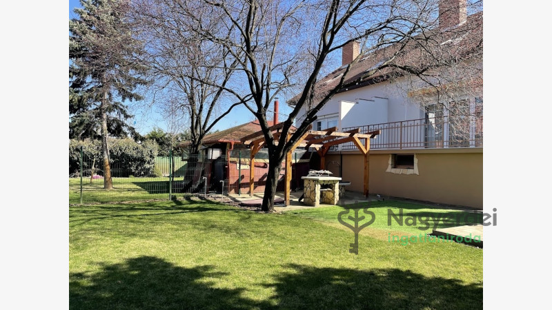 Debrecen, Köntöskert, Ház, ikerház  