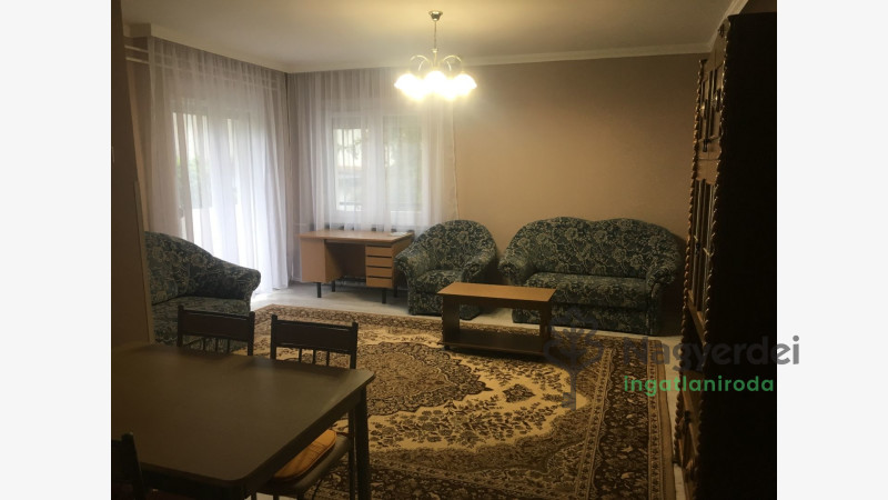 Debrecen, Nagyerdő, Lakás, tégla lakás  