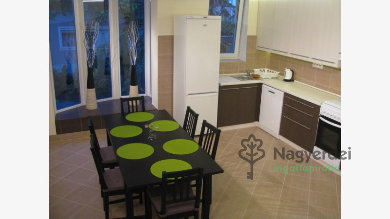 Debrecen, Óváros, Lakás, tégla lakás  