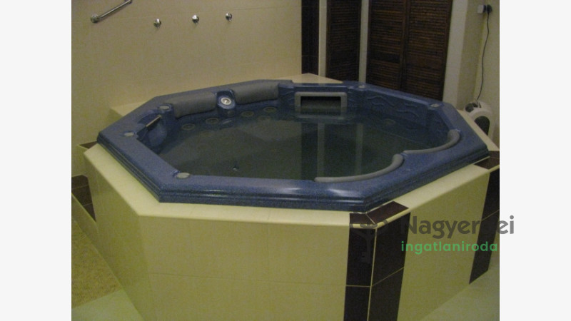 Debrecen, Óváros, Lakás, tégla lakás  