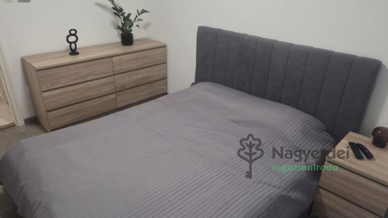 Debrecen, Hatvan utcai kert, Lakás, tégla lakás  