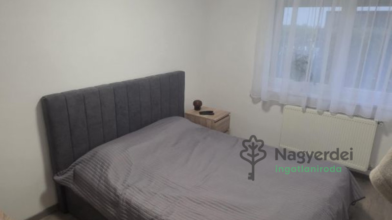 Debrecen, Hatvan utcai kert, Lakás, tégla lakás  