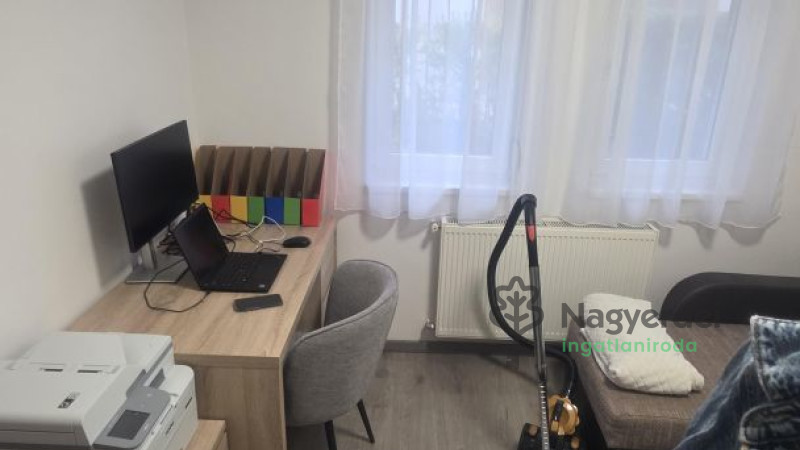 Debrecen, Hatvan utcai kert, Lakás, tégla lakás  