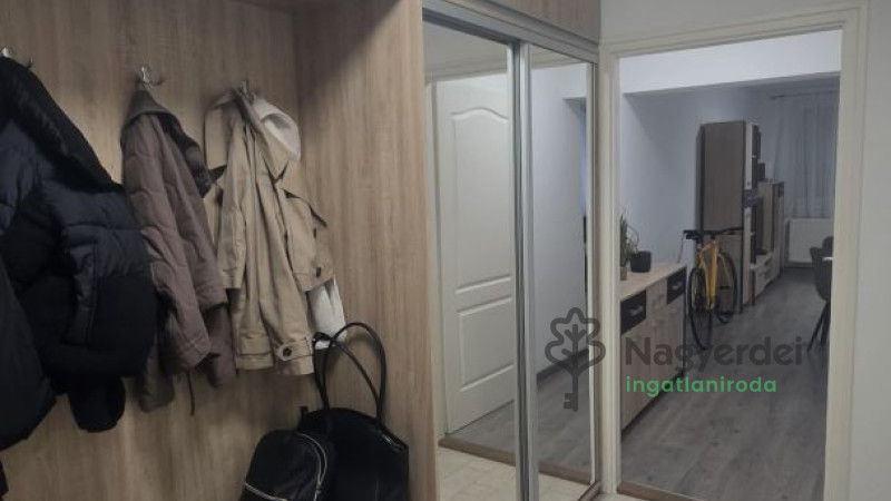 Debrecen, Hatvan utcai kert, Lakás, tégla lakás  