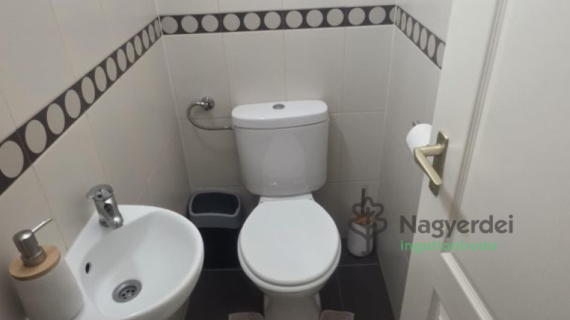 Debrecen, Hatvan utcai kert, Lakás, tégla lakás  