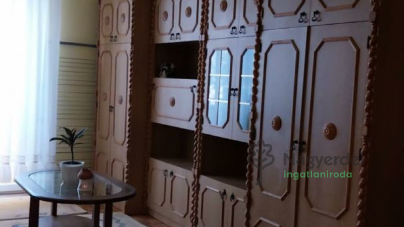 Debrecen, Nagyerdő, Lakás, tégla lakás  