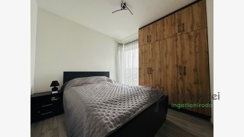 Debrecen, Urrétje, Lakás, tégla lakás  