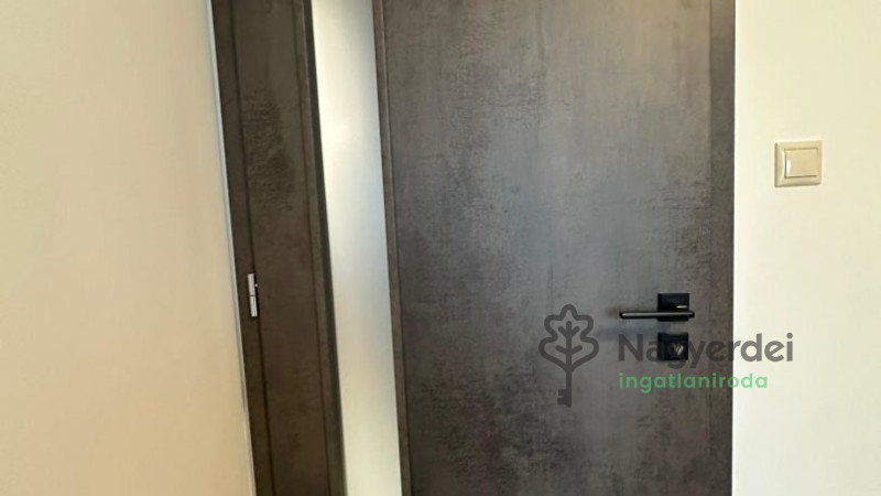 Debrecen, Urrétje, Lakás, tégla lakás  