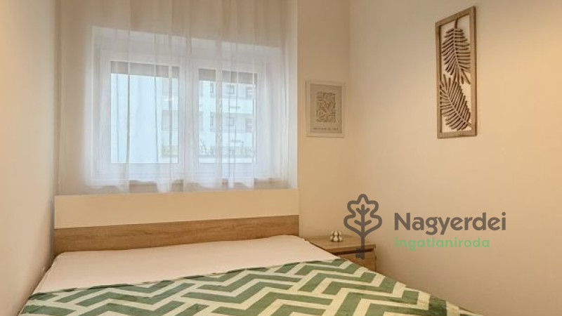 Debrecen, Belváros, Lakás, tégla lakás  