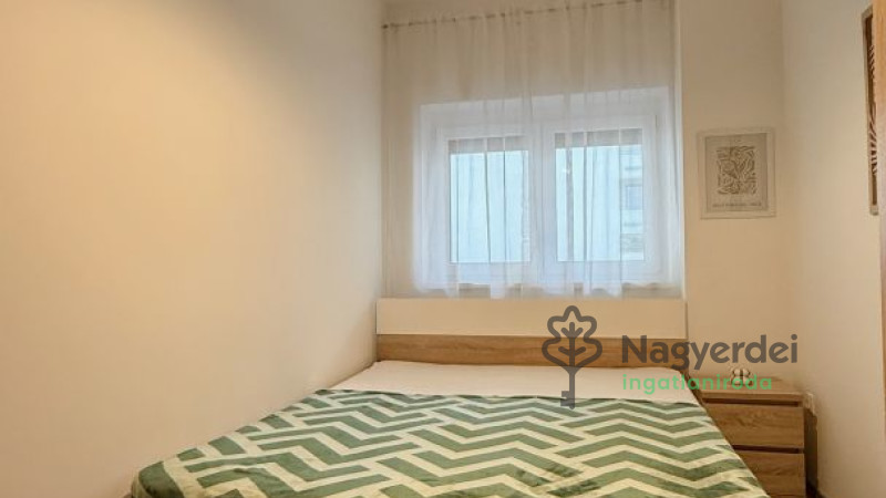 Debrecen, Belváros, Lakás, tégla lakás  