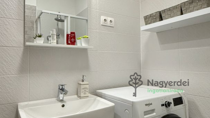 Debrecen, Belváros, Lakás, tégla lakás  