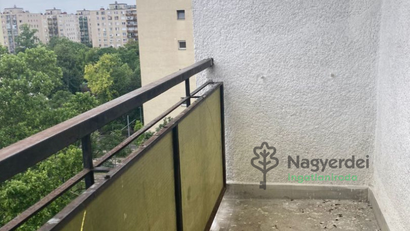 Debrecen, Libakert, Lakás, csúsztatott zsalus  