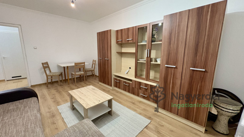 Debrecen, Fényesudvar, Lakás, panel lakás  