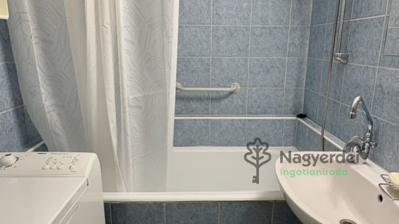 Debrecen, Fényesudvar, Lakás, panel lakás  