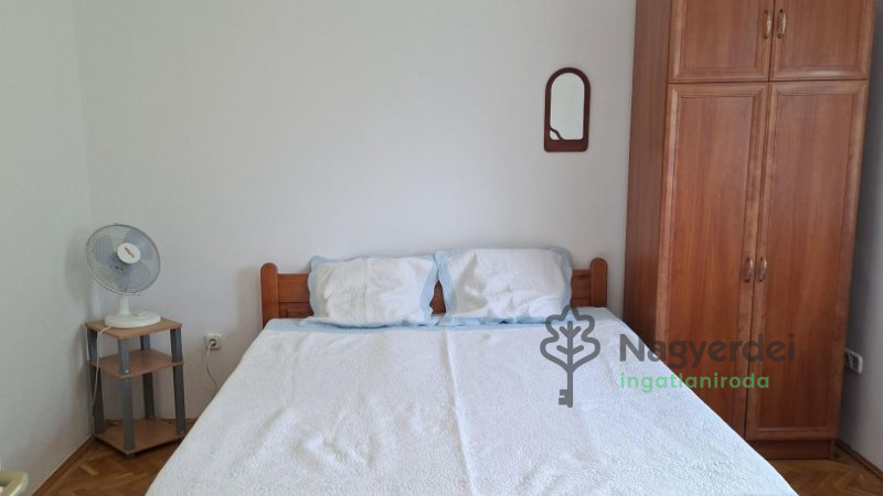 Debrecen, Nagyerdő, Lakás, tégla lakás  