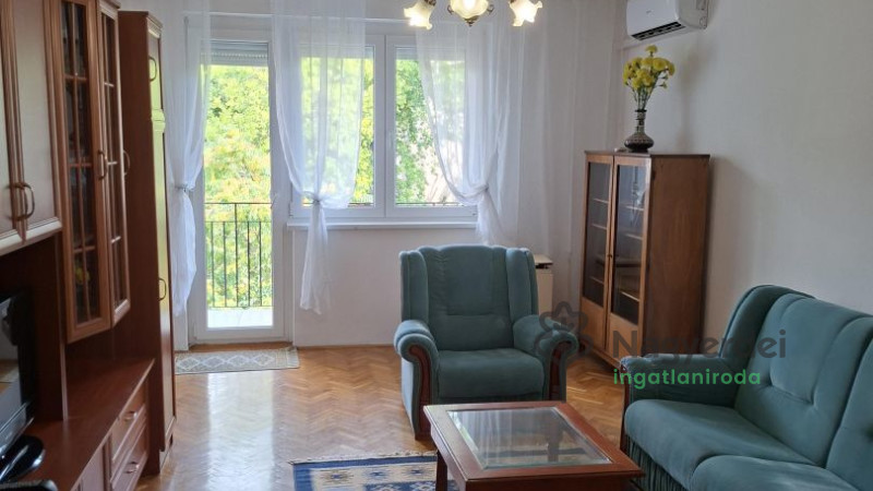 Debrecen, Nagyerdő, Lakás, tégla lakás  