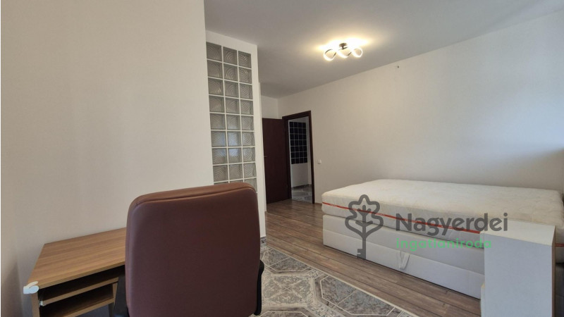 Debrecen, Nagyerdő, Lakás, tégla lakás  