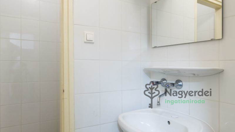 Debrecen, Belváros, Üzlethelyiség, nem üzletközpontban  