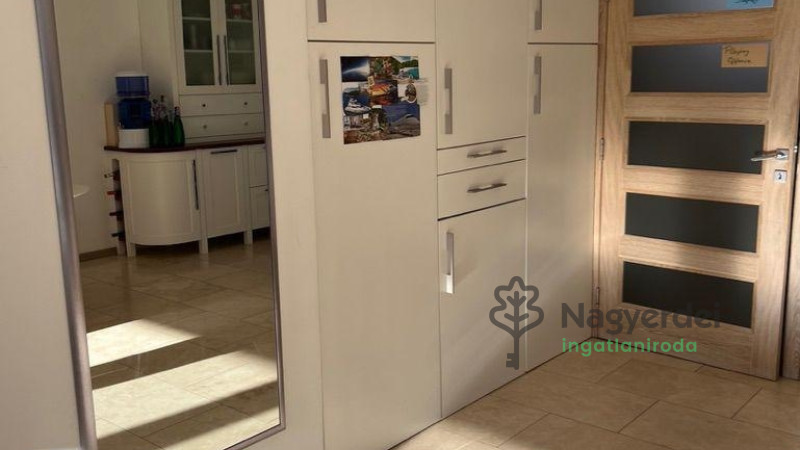 Debrecen, Nagyerdőalja, Ház, sorház  