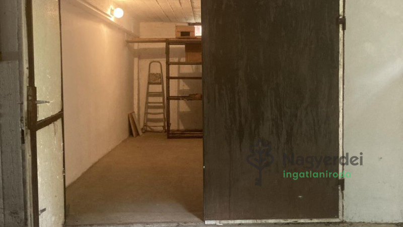 Debrecen, Nagyerdő, Lakás, tégla lakás  