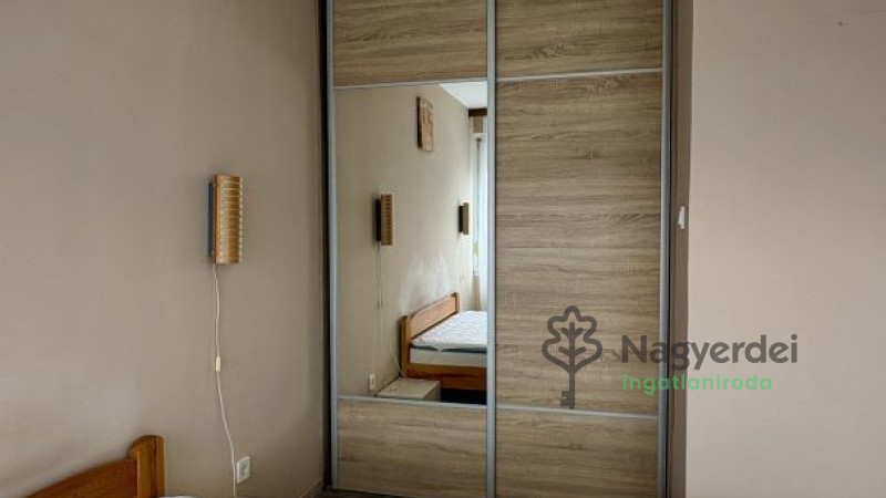 Debrecen, Sestakert, Lakás, panel lakás  