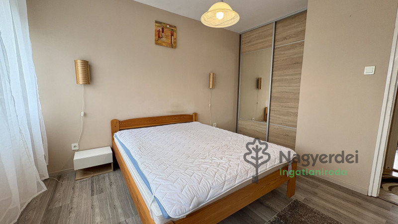 Debrecen, Sestakert, Lakás, panel lakás  