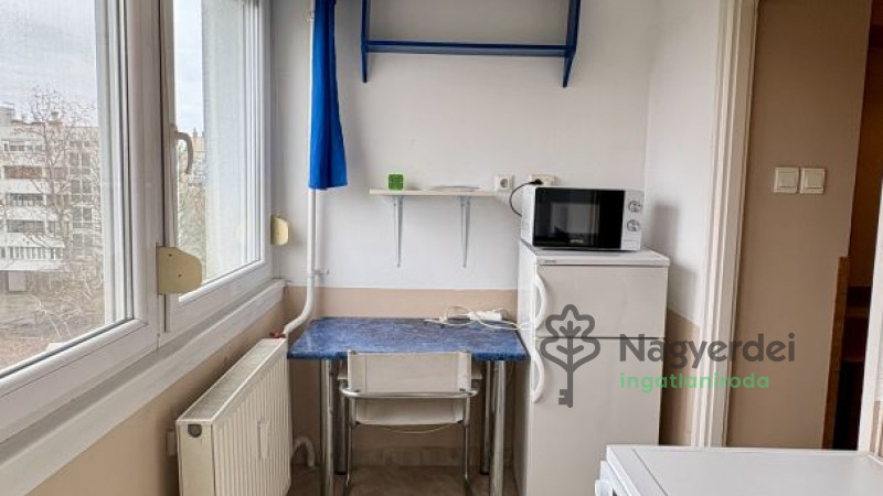 Debrecen, Sestakert, Lakás, panel lakás  