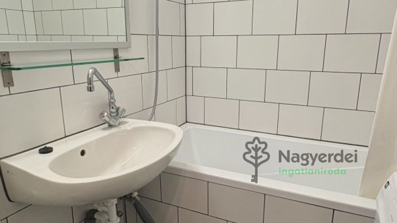 Debrecen, Sestakert, Lakás, panel lakás  