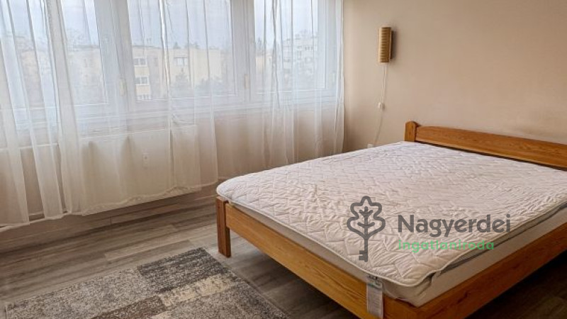 Debrecen, Sestakert, Lakás, panel lakás  