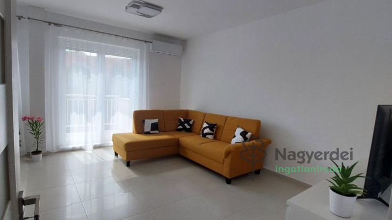 Debrecen, Szentlászlófalva, Lakás, tégla lakás  