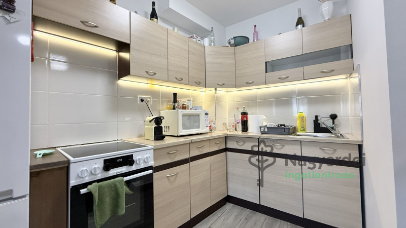 Hajdúszoboszló, Lakás, tégla lakás  