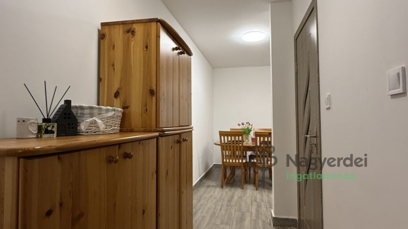 Hajdúszoboszló, Lakás, tégla lakás  