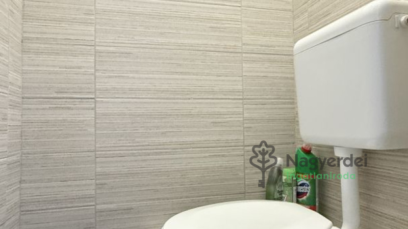 Hajdúszoboszló, Lakás, tégla lakás  