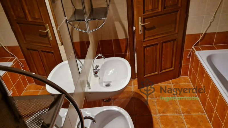 Debrecen, Belváros, Lakás, tégla lakás  