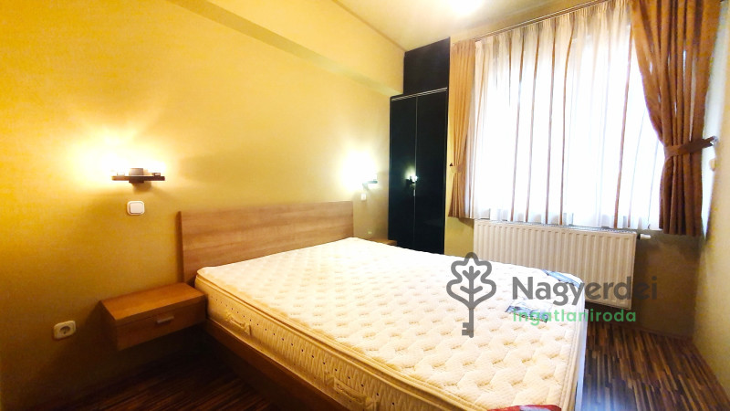 Debrecen, Nagyerdőalja, Lakás, tégla lakás  