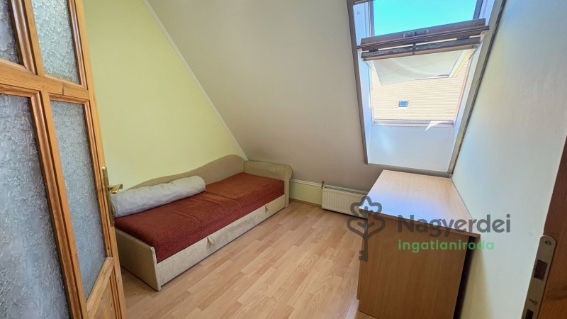 Debrecen, Péterfia, Lakás, tégla lakás  