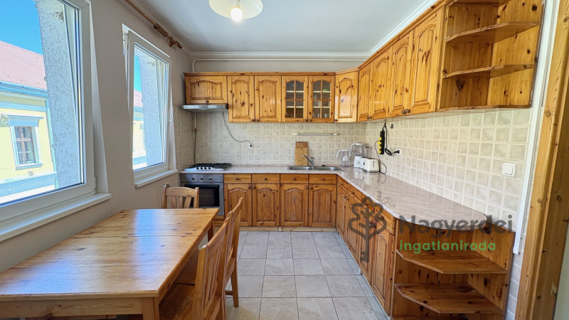 Debrecen, Péterfia, Lakás, tégla lakás  
