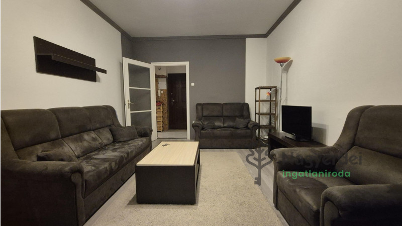 Debrecen, Nagyerdő, Lakás, tégla lakás  